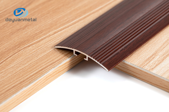 El borde de aluminio antirresbaladizo del piso arregla el grano de madera de la altura del grueso 35m m de 2m m